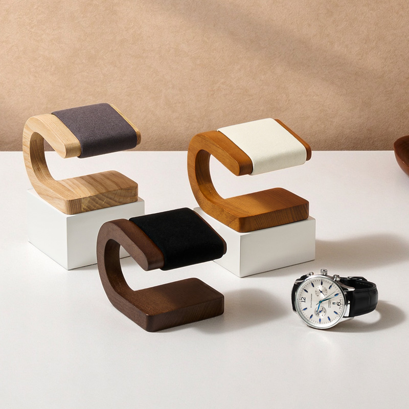 WoodTen 新型腕時計スタンド、展示用小道具、クルミ材の - Jewelry And Watches Inc のレビューと価格